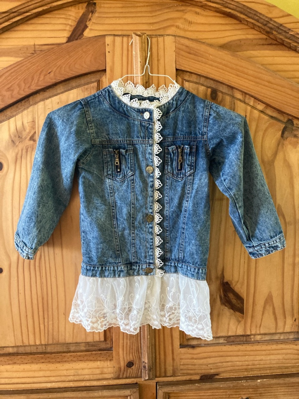 Girls Belle Maison blue jean white lace jean jacket - size 7/8